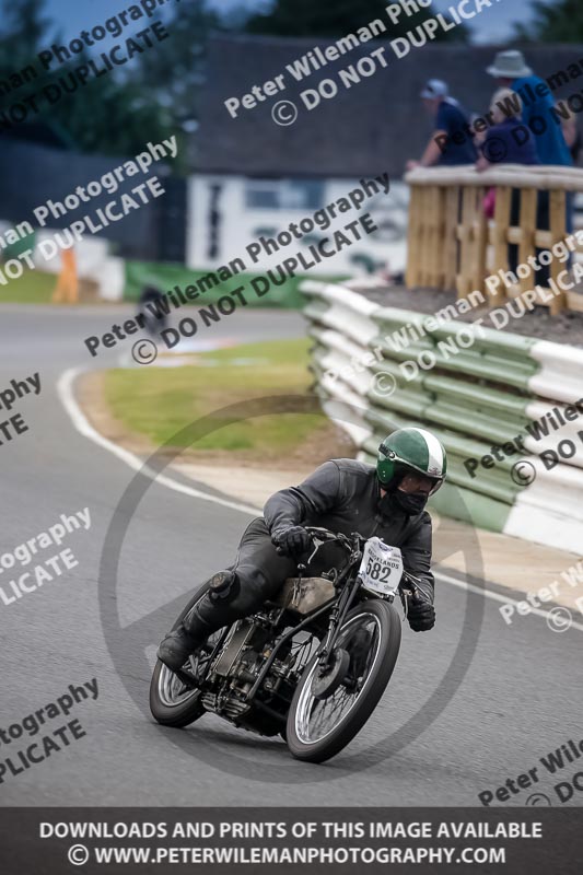 Vintage motorcycle club;eventdigitalimages;mallory park;mallory park trackday photographs;no limits trackdays;peter wileman photography;trackday digital images;trackday photos;vmcc festival 1000 bikes photographs